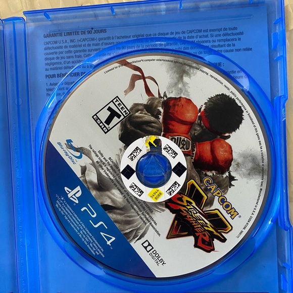 Street Fighter 5 video game for PS4 - Picture 2 of 3